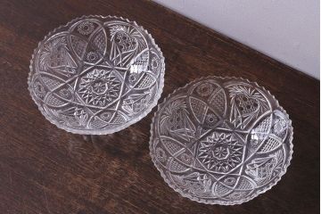 アンティーク雑貨　繊細で華やかなデザインのガラス製レース深皿(鉢、ボウル)2枚セット(3)