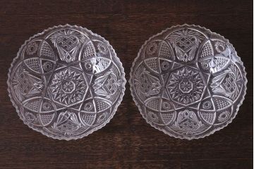 アンティーク雑貨　繊細で華やかなデザインのガラス製レース深皿(鉢、ボウル)2枚セット(3)