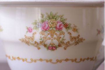 アンティーク雑貨　中古　ノリタケ(Noritake)　上品な花柄のミルクピッチャー(クリーマー、ミルクポット)