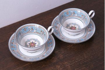 アンティーク雑貨　【T様ご成約】中古　イギリスWedgwood(ウェッジウッド)　FLORENTINE(フロレンティーン)　ターコイズ　カップ&ソーサー2客セット