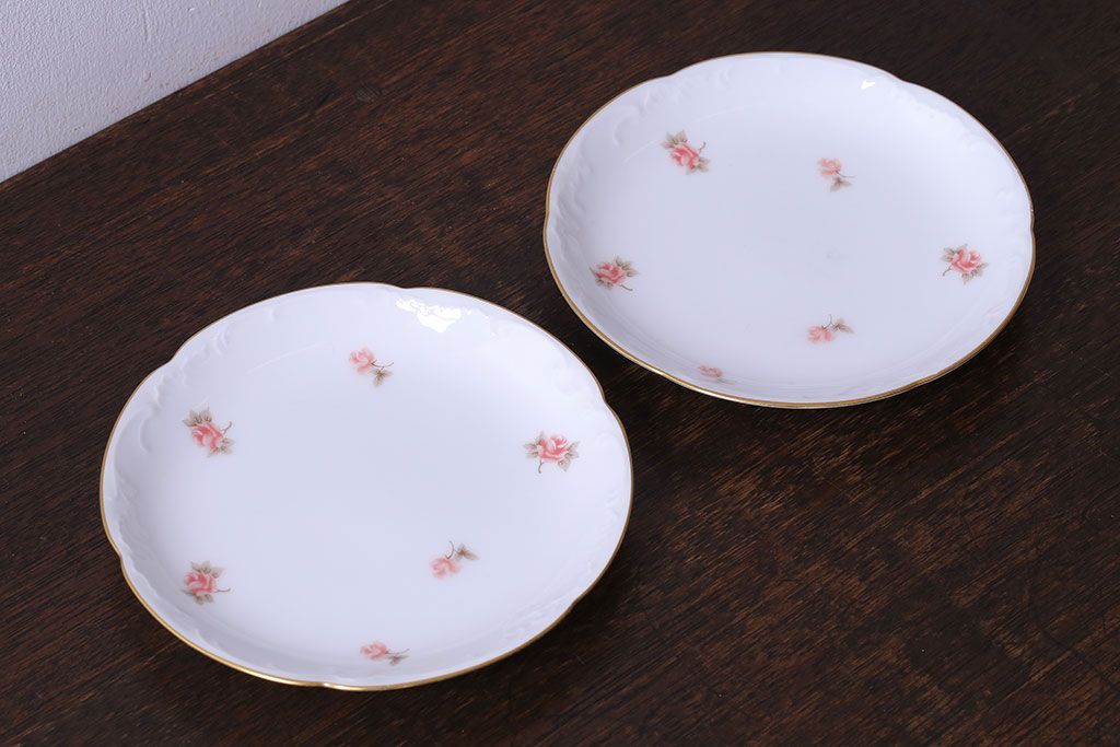 アンティーク雑貨　中古　大倉陶園　金彩　小さなバラ柄の小皿2枚セット(洋食器)