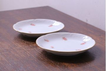 アンティーク雑貨　中古　大倉陶園　金彩　小さなバラ柄の小皿2枚セット(洋食器)