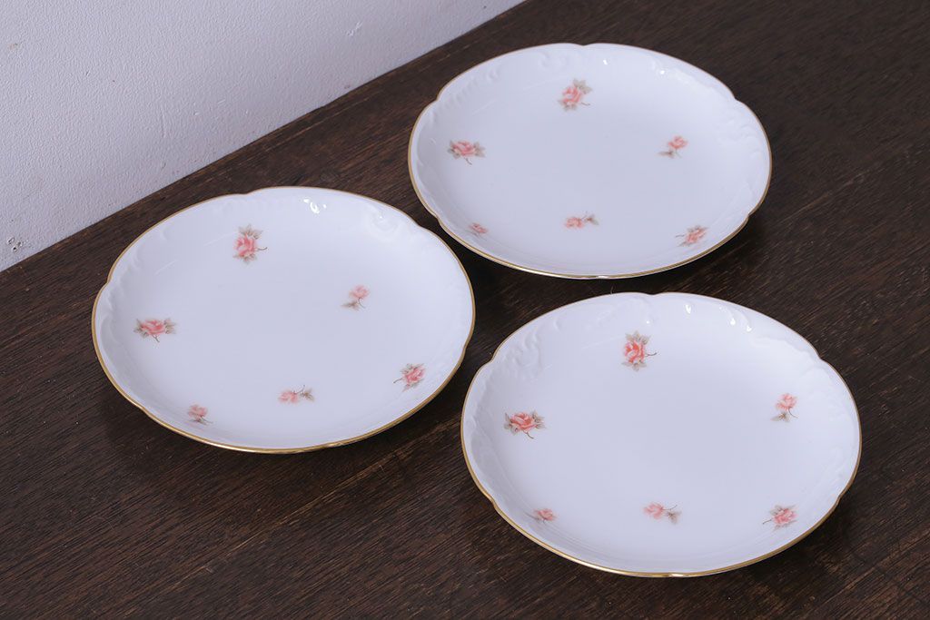 アンティーク雑貨　中古　大倉陶園　金彩　小さなバラ柄の小皿3枚セット(洋食器)