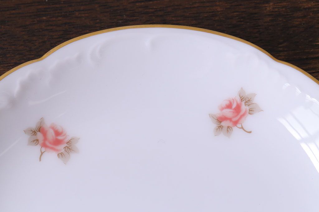 アンティーク雑貨　中古　大倉陶園　金彩　小さなバラ柄の小皿3枚セット(洋食器)