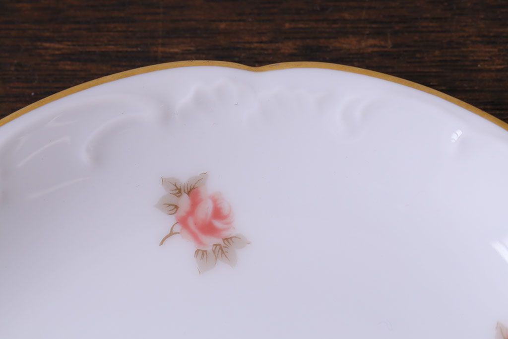 アンティーク雑貨　中古　大倉陶園　金彩　小さなバラ柄の小皿3枚セット(洋食器)