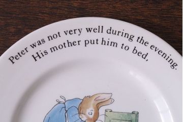 アンティーク雑貨　中古　イギリス Wedgwood(ウェッジウッド)　ピーターラビット　ディナープレート・デザートプレート(洋食器)2枚セット(2)