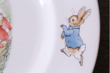 アンティーク雑貨　中古　イギリス Wedgwood(ウェッジウッド)　ピーターラビット　ディナープレート・デザートプレート(洋食器)2枚セット(2)