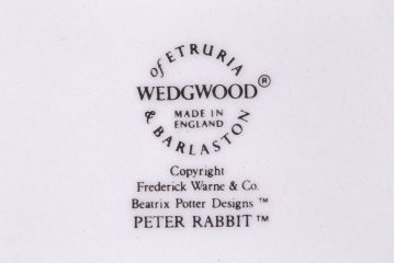 アンティーク雑貨　中古　イギリス Wedgwood(ウェッジウッド)　ピーターラビット　ディナープレート・デザートプレート(洋食器)2枚セット(1)