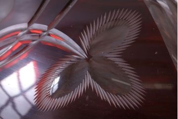 アンティーク雑貨　上品な雰囲気が漂う赤被せ切子ガラス大皿(和食器)