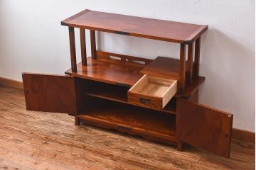 中古　民芸家具　力強い杢目が見事な飾り棚(茶棚)