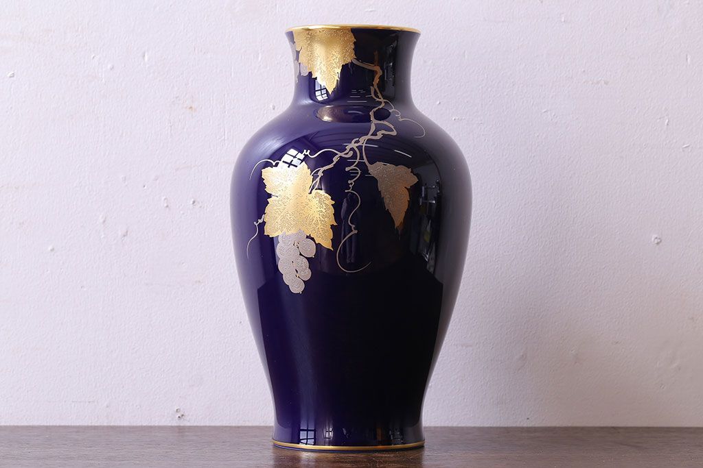アンティーク雑貨　中古美品　大倉陶園　瑠璃(ルリ)金蝕葡萄　気品漂う花瓶(箱付き)
