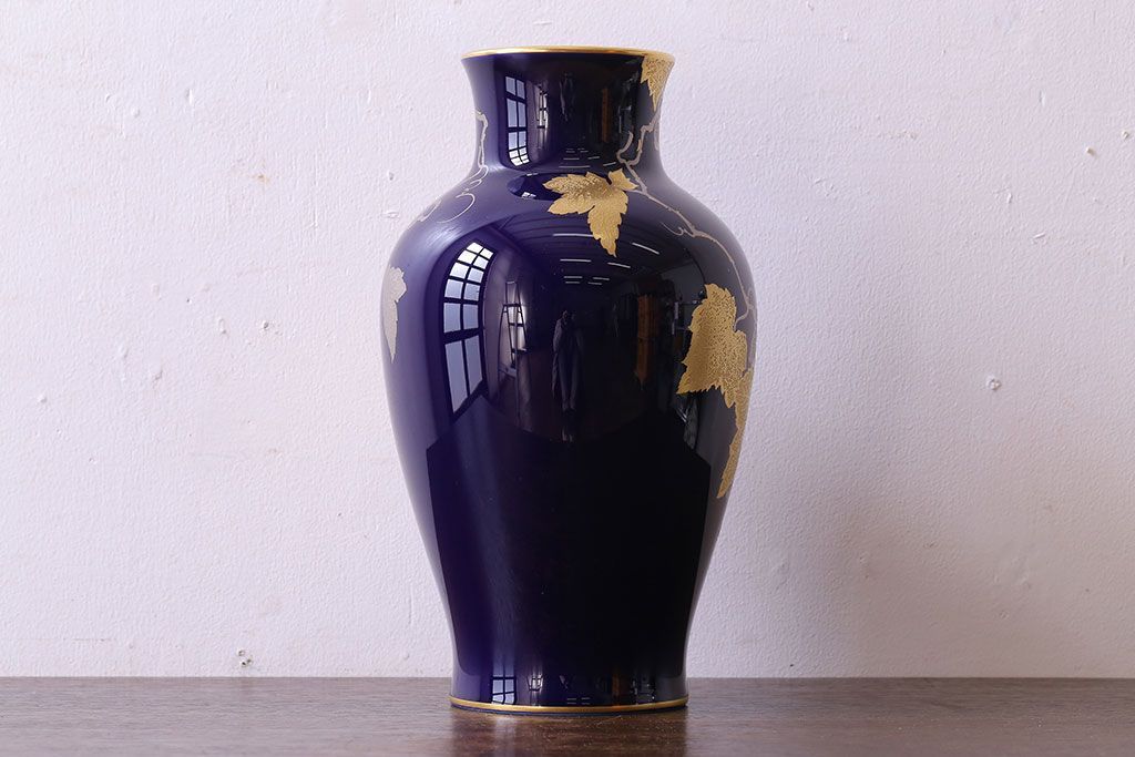 アンティーク雑貨　中古美品　大倉陶園　瑠璃(ルリ)金蝕葡萄　気品漂う花瓶(箱付き)