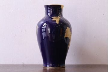 アンティーク雑貨　中古美品　大倉陶園　瑠璃(ルリ)金蝕葡萄　気品漂う花瓶(箱付き)