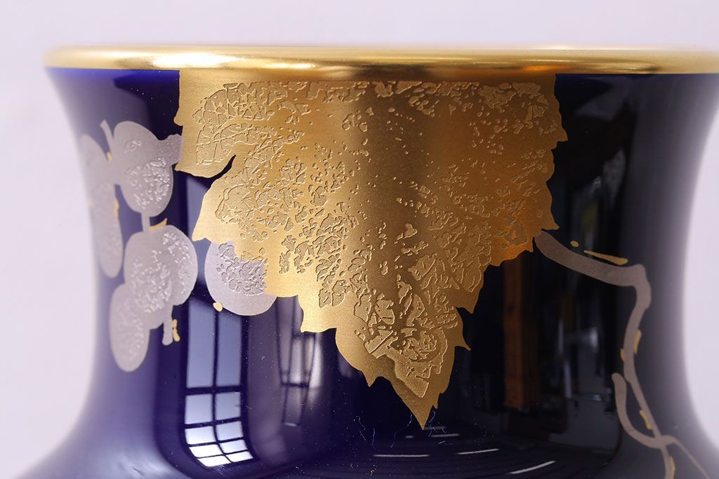 アンティーク雑貨　中古美品　大倉陶園　瑠璃(ルリ)金蝕葡萄　気品漂う花瓶(箱付き)