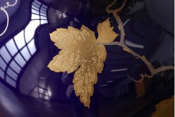 アンティーク雑貨　中古美品　大倉陶園　瑠璃(ルリ)金蝕葡萄　気品漂う花瓶(箱付き)