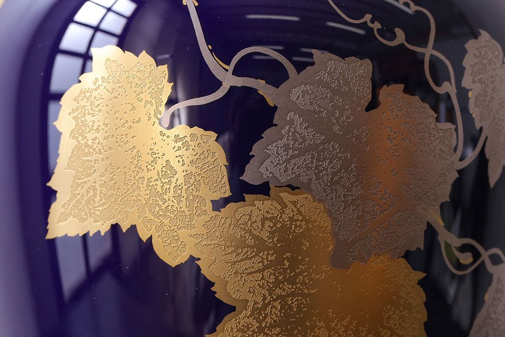 アンティーク雑貨　中古美品　大倉陶園　瑠璃(ルリ)金蝕葡萄　気品漂う花瓶(箱付き)