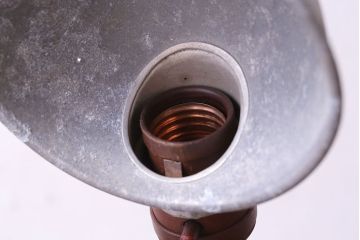昭和レトロ　渋い魅力あふれるアルミデスクスタンド(卓上ライト、照明)