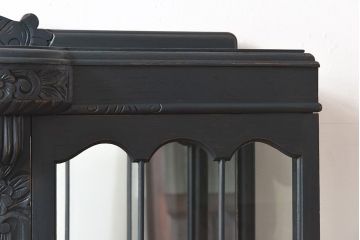 アンティーク家具　イギリスアンティーク　シックな色味のガラスキャビネット(ガラスケース、ショーケース、飾り棚、キュリオケース)