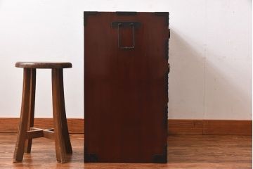 ビンテージ　民芸家具　三方栗材　手打ち金具が印象的な漆塗り佐渡小箪笥(帳箱、帳場箪笥、船箪笥)