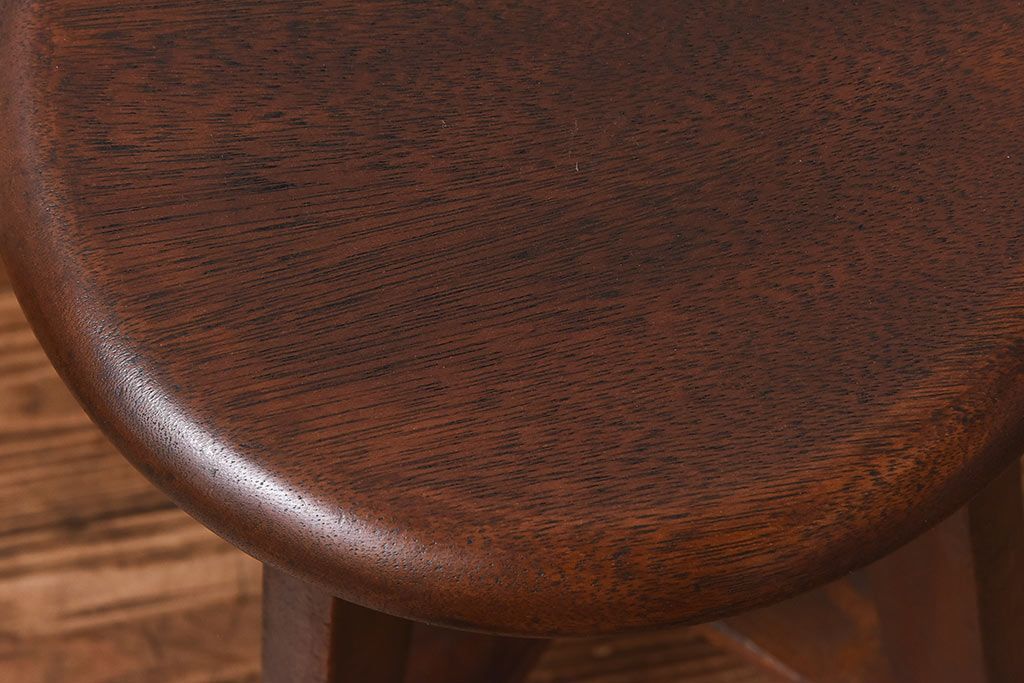 アンティーク雑貨　昭和レトロ　シンプルな丸スツール(椅子、チェア、花台)