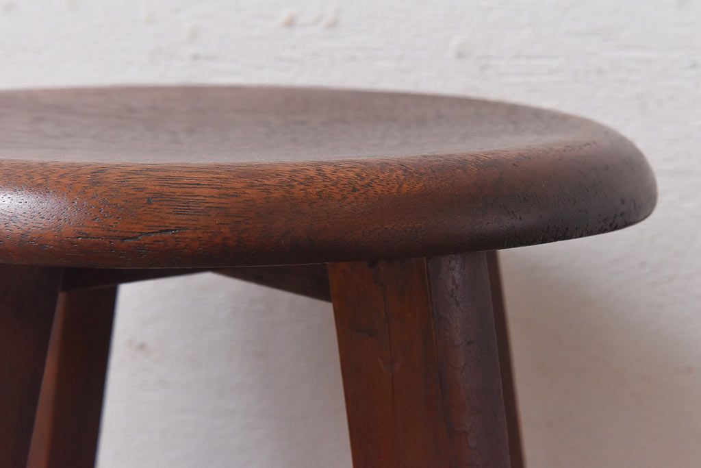 アンティーク雑貨　昭和レトロ　シンプルな丸スツール(椅子、チェア、花台)