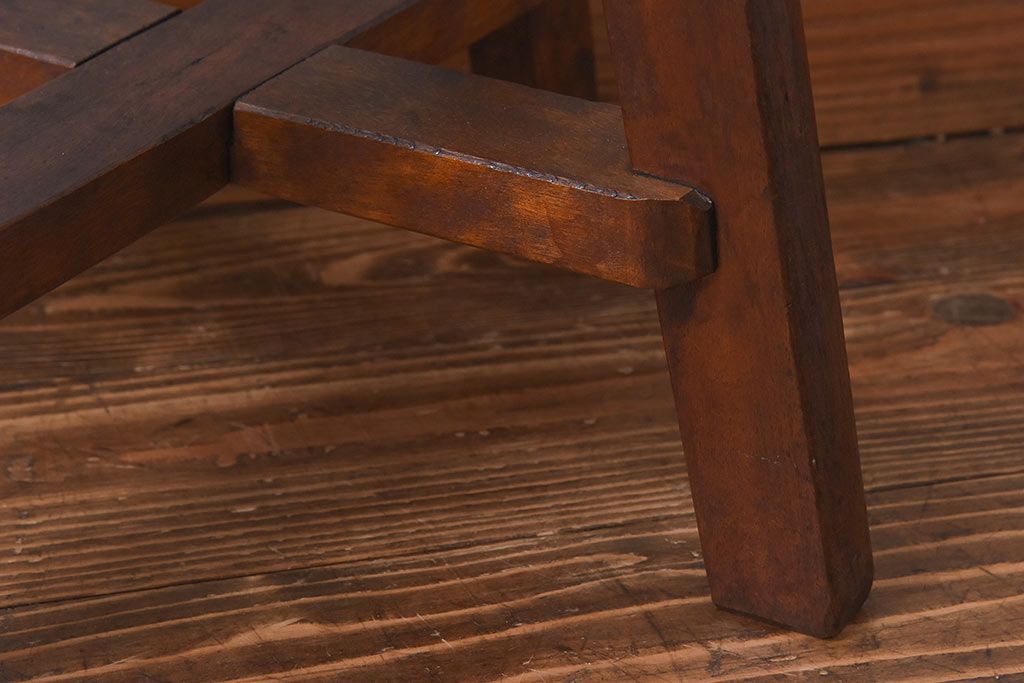 アンティーク雑貨　昭和レトロ　シンプルな丸スツール(椅子、チェア、花台)