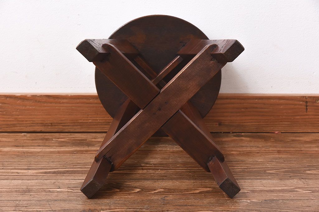 アンティーク雑貨　昭和レトロ　シンプルな丸スツール(椅子、チェア、花台)