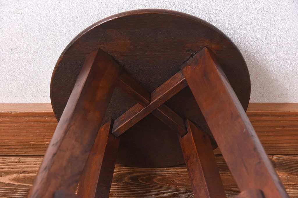 アンティーク雑貨　昭和レトロ　シンプルな丸スツール(椅子、チェア、花台)