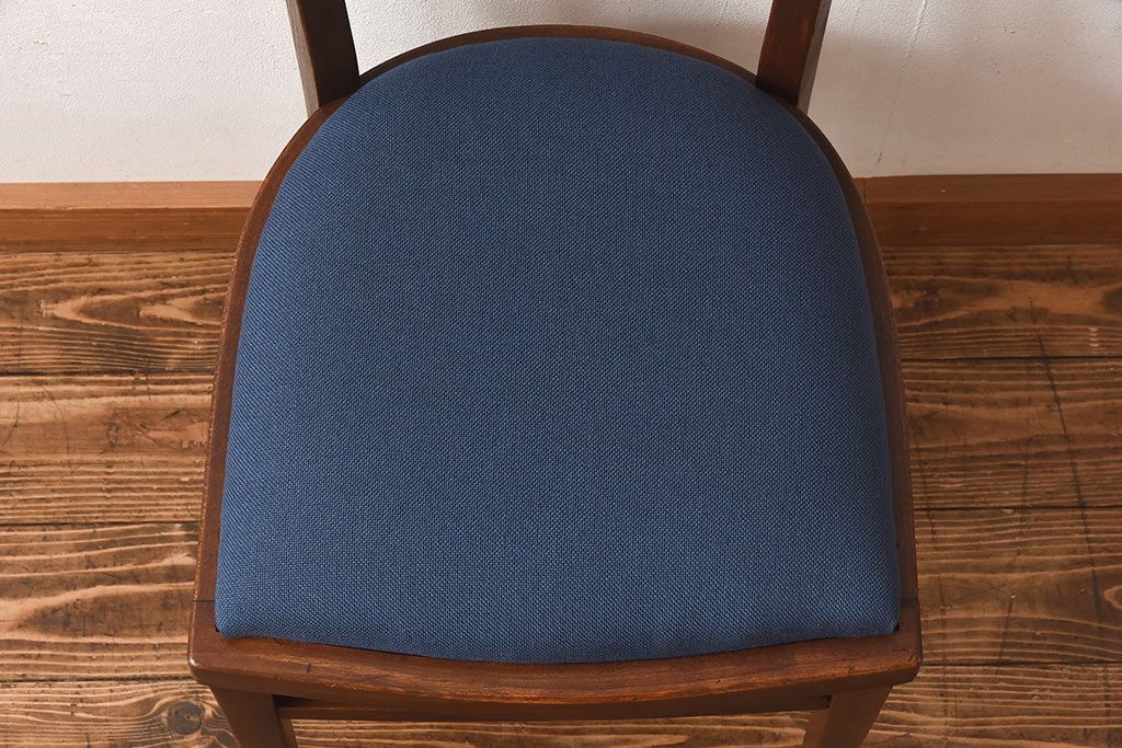 レトロ家具　昭和レトロ　ブナ材　深みのある色合いが魅力のチェア(椅子、ダイニングチェア、ワークチェア)