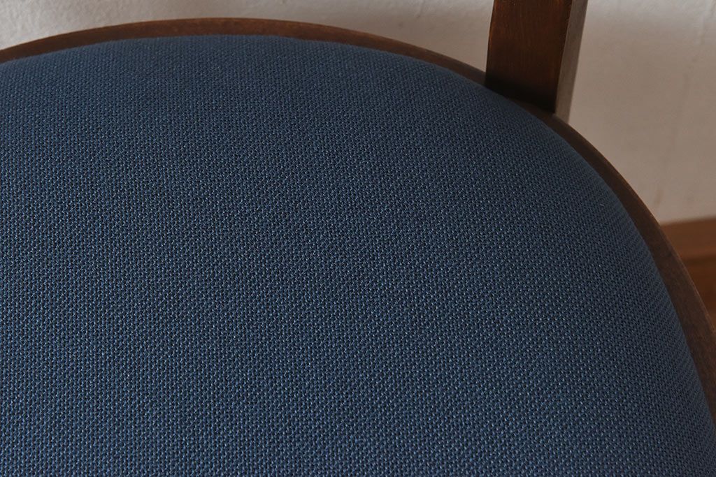 レトロ家具　昭和レトロ　ブナ材　深みのある色合いが魅力のチェア(椅子、ダイニングチェア、ワークチェア)