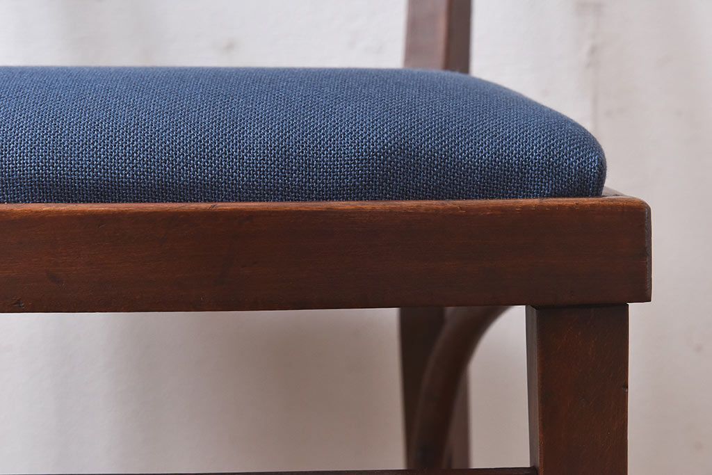 レトロ家具　昭和レトロ　ブナ材　深みのある色合いが魅力のチェア(椅子、ダイニングチェア、ワークチェア)