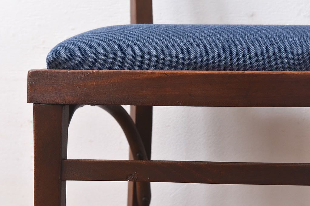 レトロ家具　昭和レトロ　ブナ材　深みのある色合いが魅力のチェア(椅子、ダイニングチェア、ワークチェア)