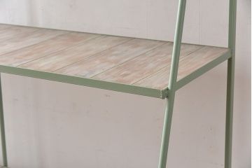 ラフジュオリジナル　シャビーなペイントが魅力の台形アイアンラック(飾り棚、陳列棚)