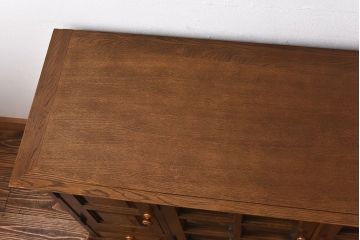 中古　北海道民芸　明るい色味がめずらしい!ナラ材のサイドボード(収納棚、キャビネット)(定価38万円)