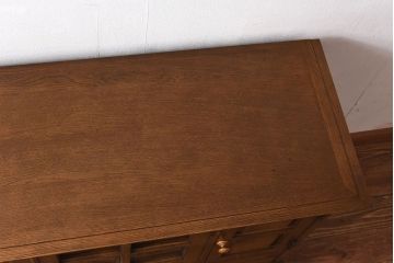 中古　北海道民芸　明るい色味がめずらしい!ナラ材のサイドボード(収納棚、キャビネット)(定価38万円)