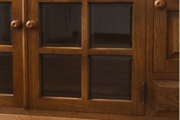 中古　北海道民芸　明るい色味がめずらしい!ナラ材のサイドボード(収納棚、キャビネット)(定価38万円)