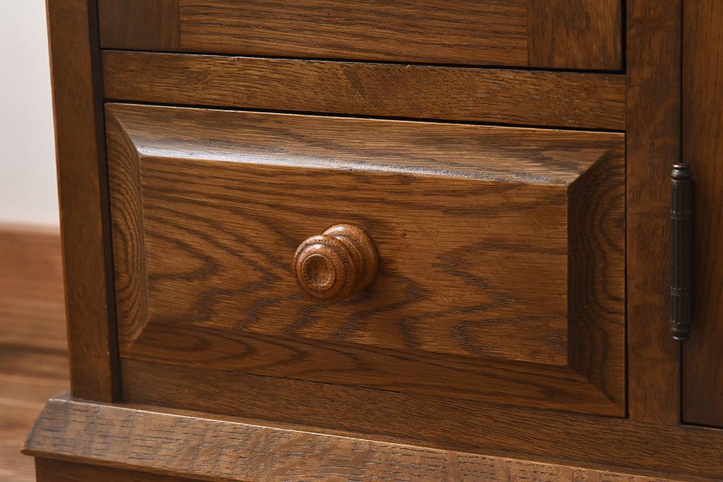 中古　北海道民芸　明るい色味がめずらしい!ナラ材のサイドボード(収納棚、キャビネット)(定価38万円)