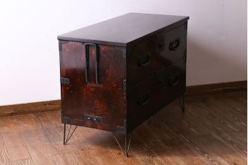 アンティーク家具　和製アンティーク　鉄脚付き　和モダンなローチェスト(箪笥ローボード、衣装箪笥、引き出し)