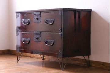 アンティーク家具　和製アンティーク　鉄脚付き　和モダンなローチェスト(箪笥ローボード、衣装箪笥、引き出し)
