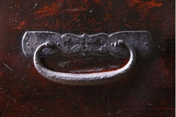 アンティーク家具　和製アンティーク　鉄脚付き　和モダンなローチェスト(箪笥ローボード、衣装箪笥、引き出し)