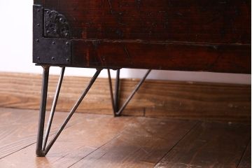 アンティーク家具　和製アンティーク　鉄脚付き　和モダンなローチェスト(箪笥ローボード、衣装箪笥、引き出し)