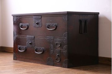 アンティーク家具　和製アンティーク　隠し付き!　和モダンなローチェスト(箪笥ローボード、衣装箪笥、引き出し)