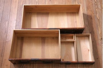 アンティーク家具　和製アンティーク　隠し付き!　和モダンなローチェスト(箪笥ローボード、衣装箪笥、引き出し)