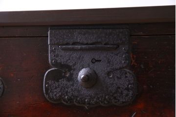 アンティーク家具　和製アンティーク　隠し付き!　和モダンなローチェスト(箪笥ローボード、衣装箪笥、引き出し)