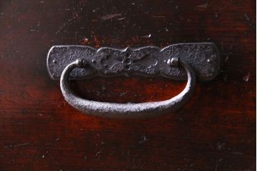 アンティーク家具　和製アンティーク　隠し付き!　和モダンなローチェスト(箪笥ローボード、衣装箪笥、引き出し)