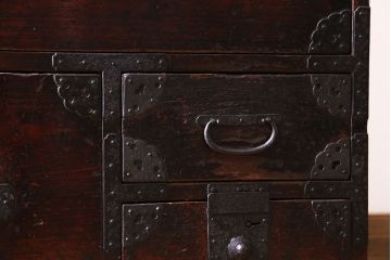 アンティーク家具　和製アンティーク　隠し付き!　和モダンなローチェスト(箪笥ローボード、衣装箪笥、引き出し)