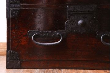 アンティーク家具　和製アンティーク　隠し付き!　和モダンなローチェスト(箪笥ローボード、衣装箪笥、引き出し)