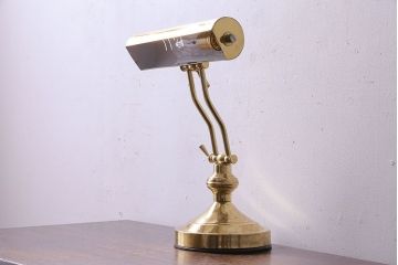 アンティーク雑貨　イギリス製　古い映画の書斎にあるようなデスクライト(卓上ライト、照明、ピアノランプ)