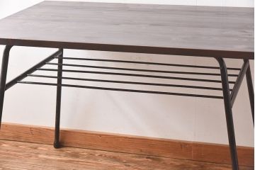 アンティーク家具　昭和期　ヒノキ無垢材　メンズライクの空間におすすめな鉄脚テーブル(サイドテーブル、コーヒーテーブル)