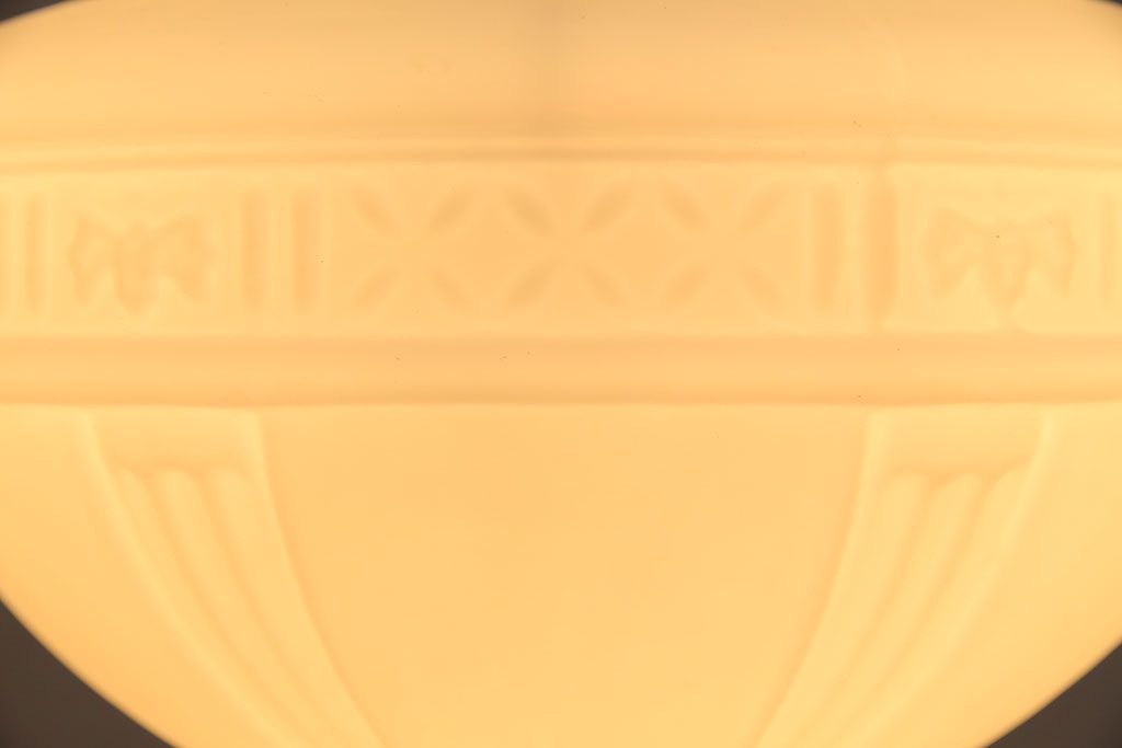 和製アンティーク　ブラケットの意匠が上品な陽刻照明(ペンダントライト、天井照明、吊り下げ照明)